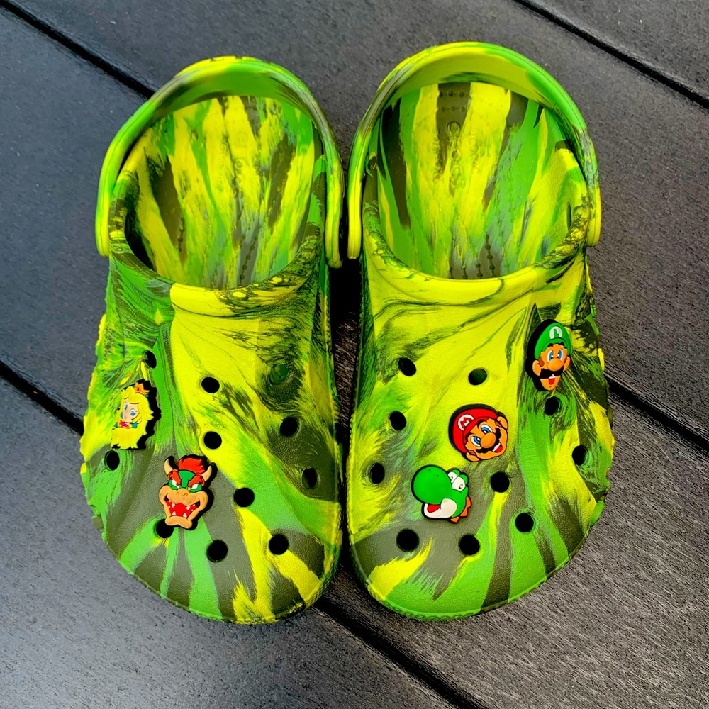 Marble Crocs with Super Mario Jibbitz, Kids size 2